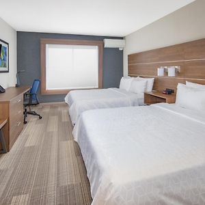 Standard Queen Room Two Queen Beds Mobility Accessible